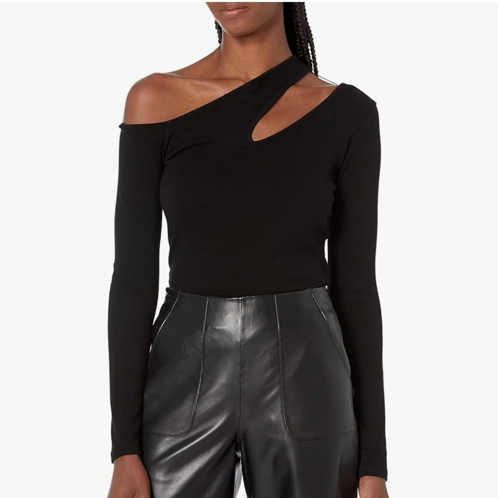 NWT Velvet by Graham & Spencer Women's Rosalina Asymmetrical Long Sleeve top